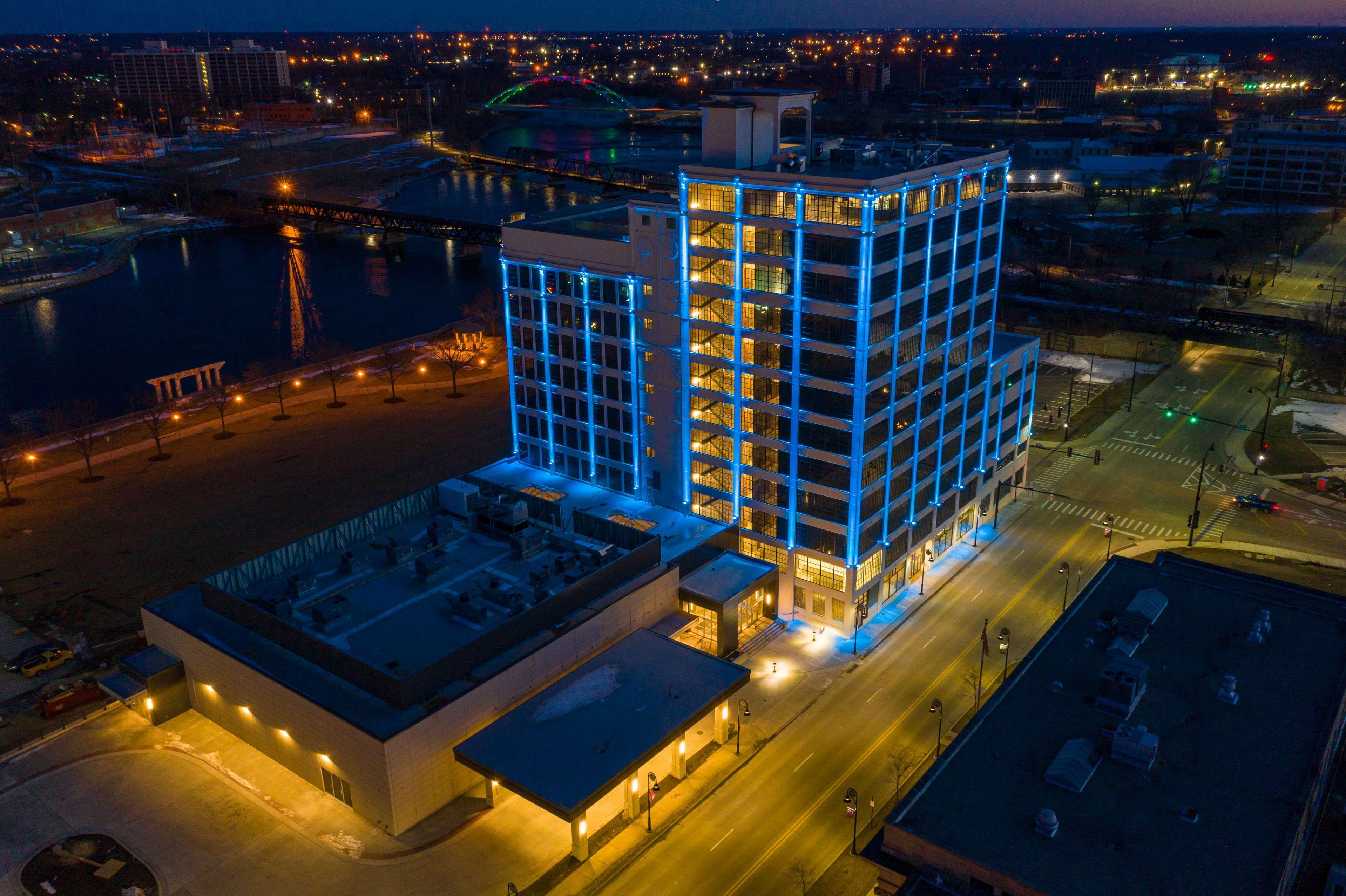 Embassy Suites By Hilton Rockford Riverfront Zewnętrze zdjęcie