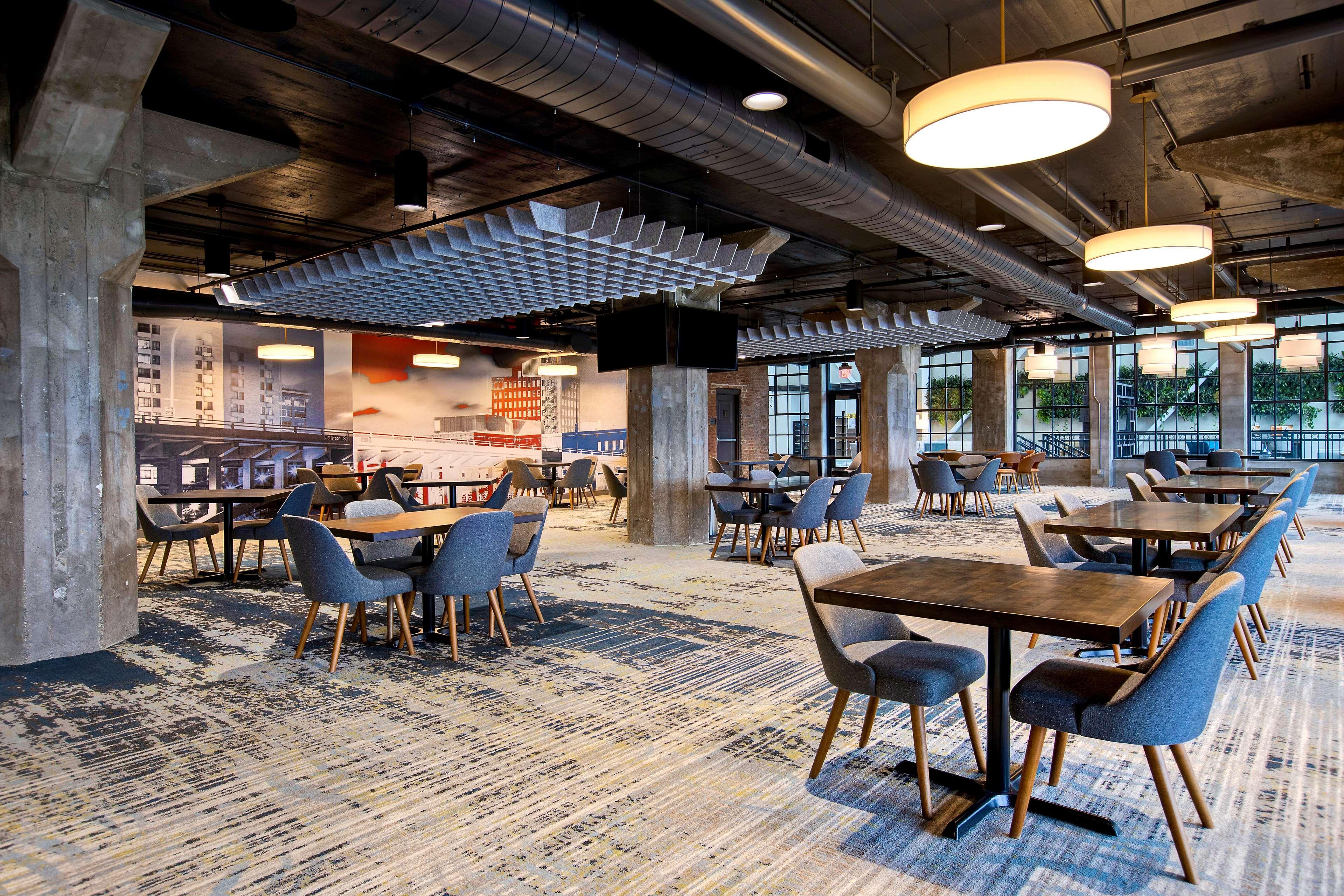 Embassy Suites By Hilton Rockford Riverfront Zewnętrze zdjęcie