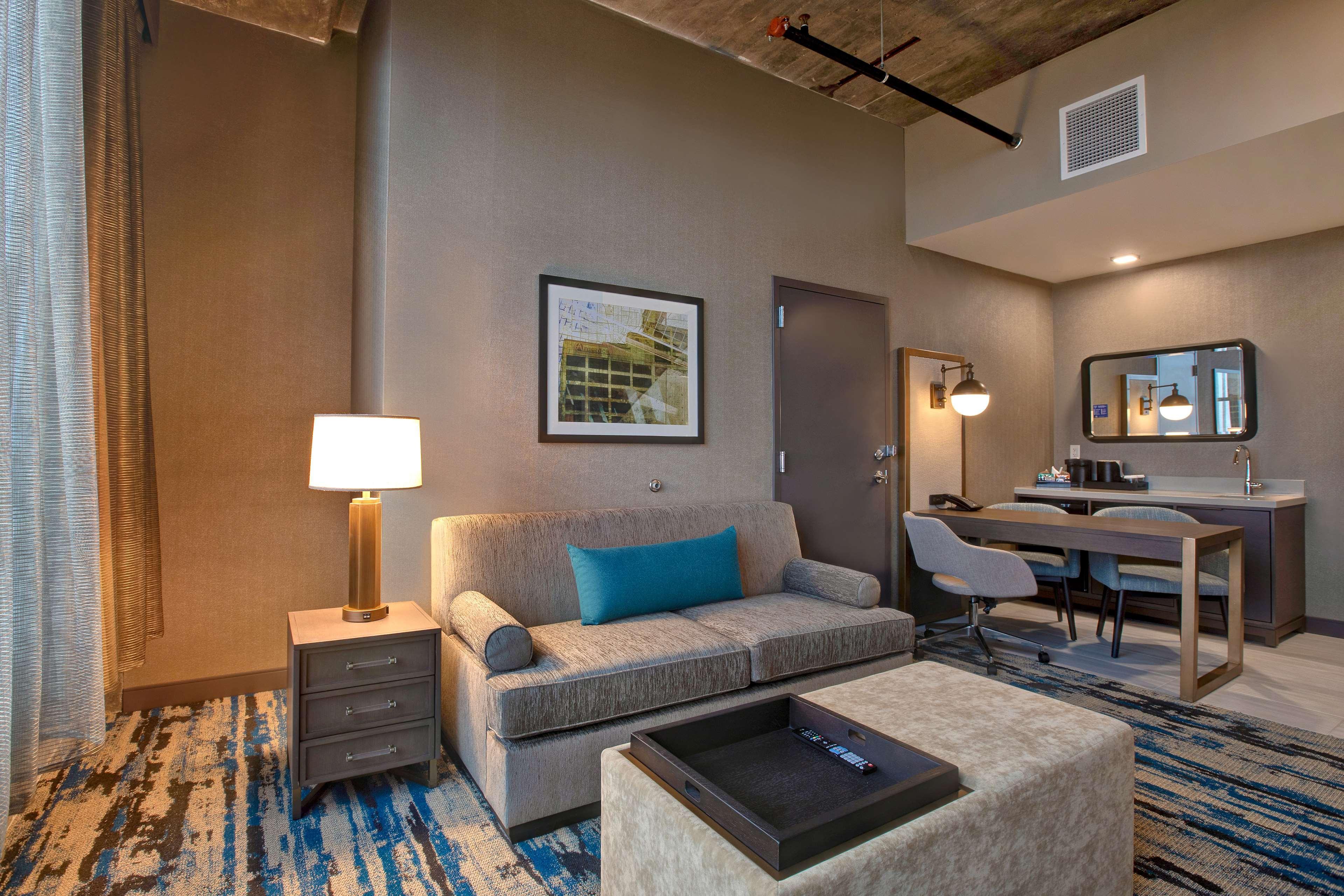 Embassy Suites By Hilton Rockford Riverfront Zewnętrze zdjęcie
