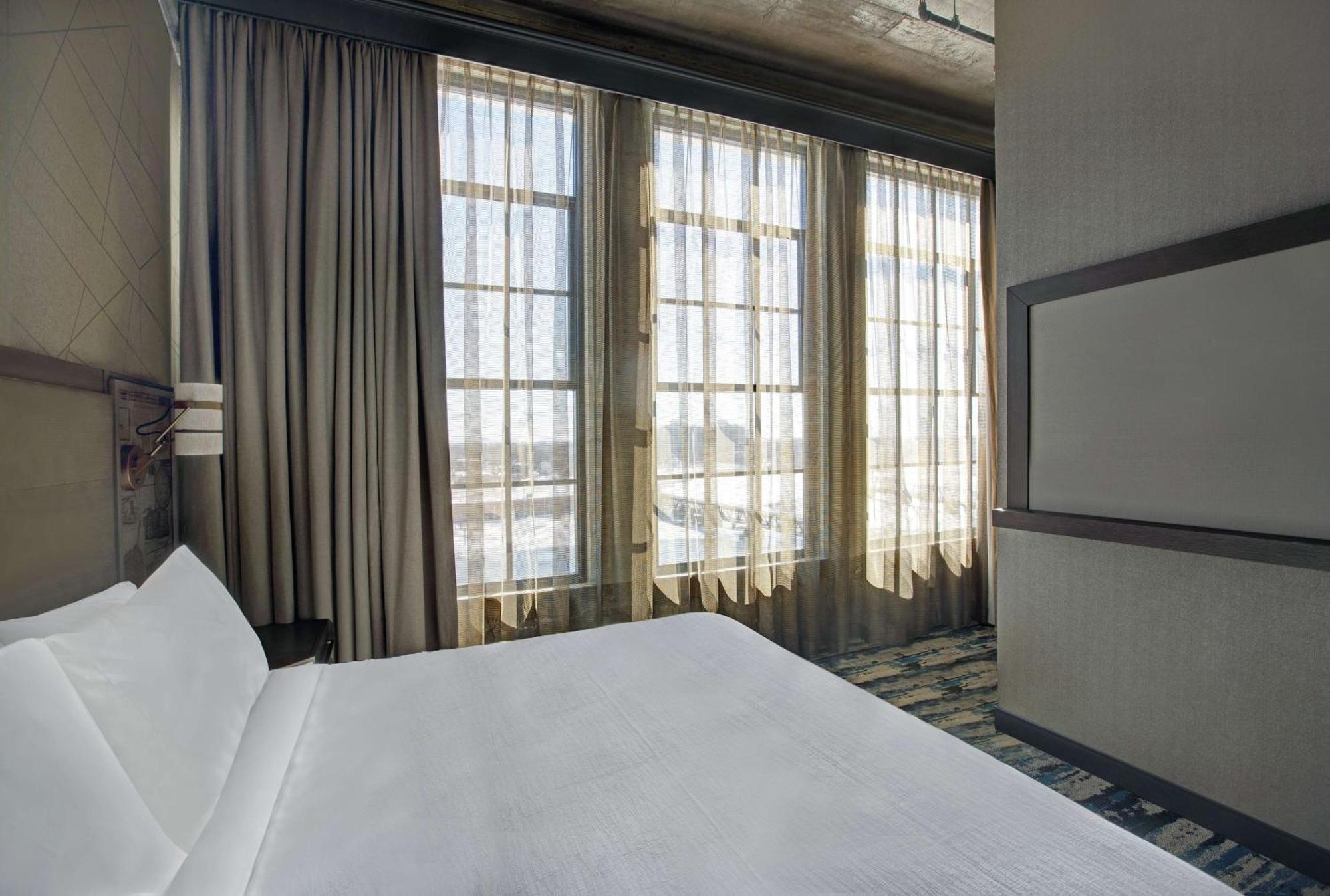Embassy Suites By Hilton Rockford Riverfront Zewnętrze zdjęcie