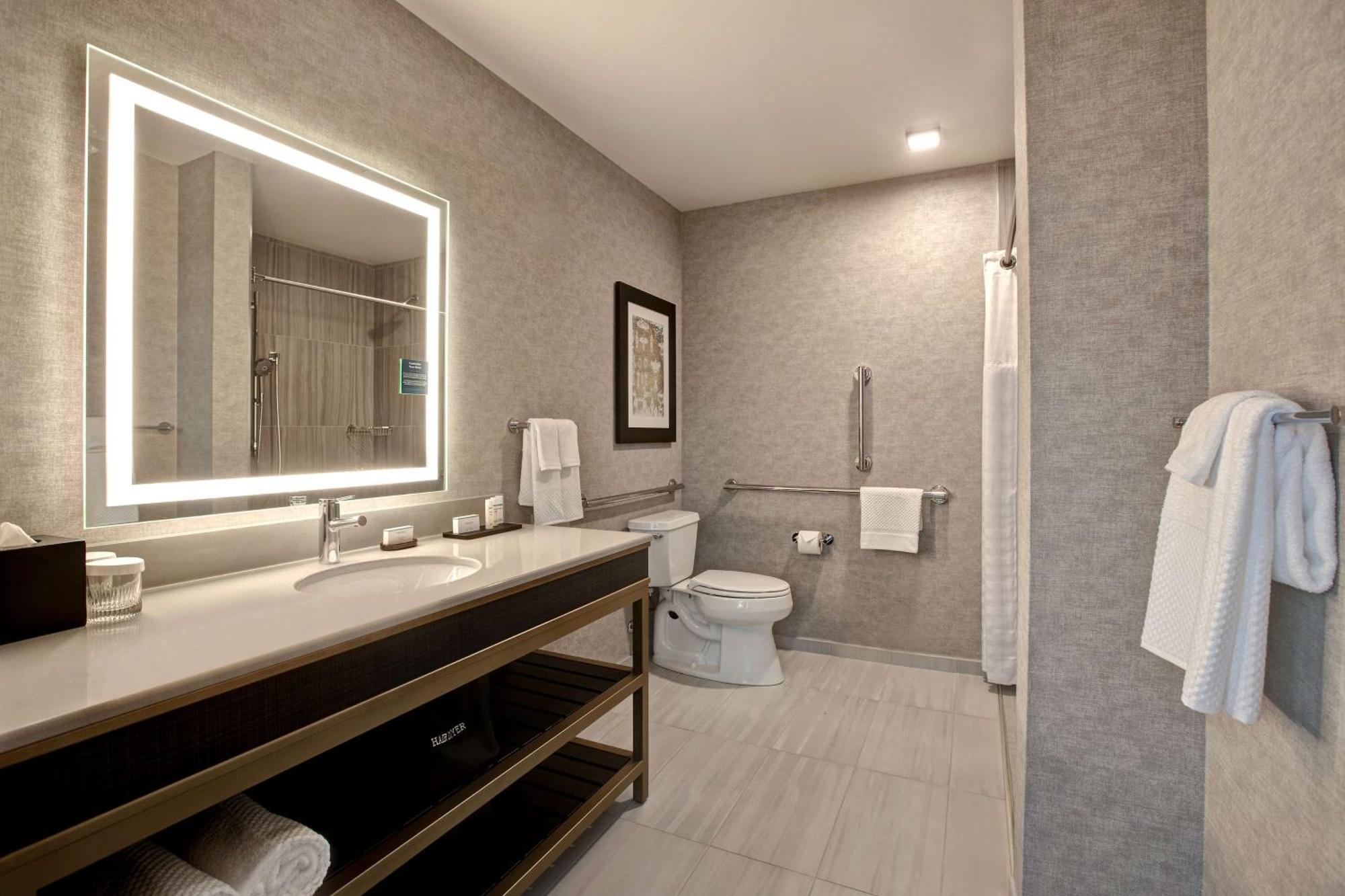 Embassy Suites By Hilton Rockford Riverfront Zewnętrze zdjęcie