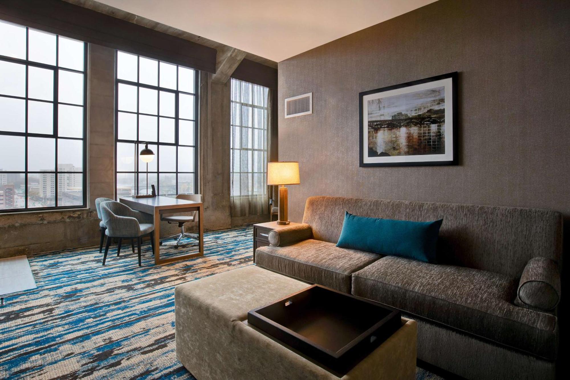 Embassy Suites By Hilton Rockford Riverfront Zewnętrze zdjęcie